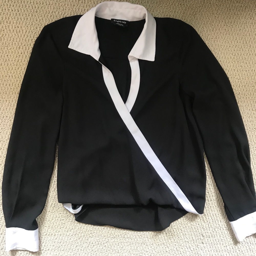Bebe Women’s Long Sleeve Blouse